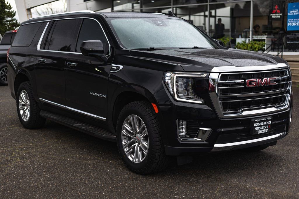 Used 2023 GMC Yukon XL SLT AWD/4WD image 6