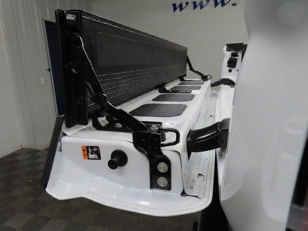 Used 2025 GMC Sierra 2500 SLE image 32