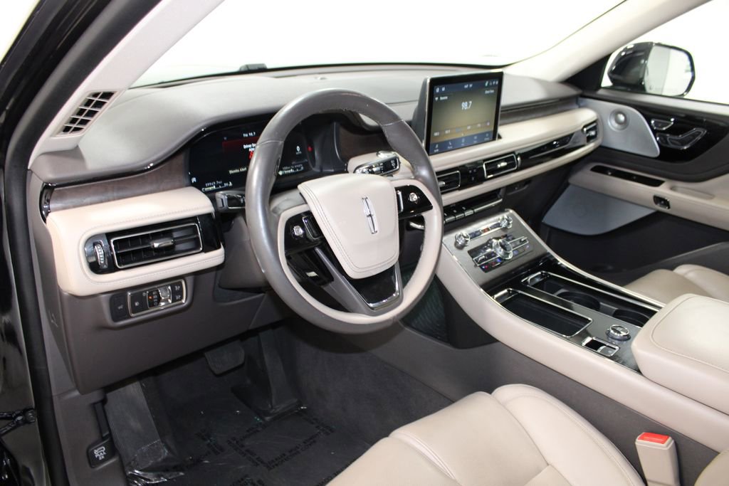 Used 2023 Lincoln Aviator Reserve w/ Equipment Group 201A image 24