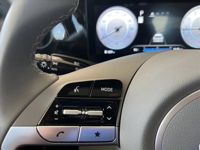 Used 2025 Hyundai Elantra SEL FWD image 19