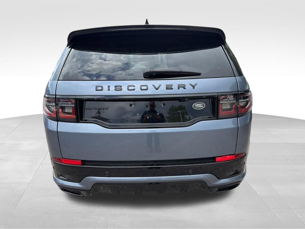 Used 2023 Land Rover Discovery Sport SE R-Dynamic image 4