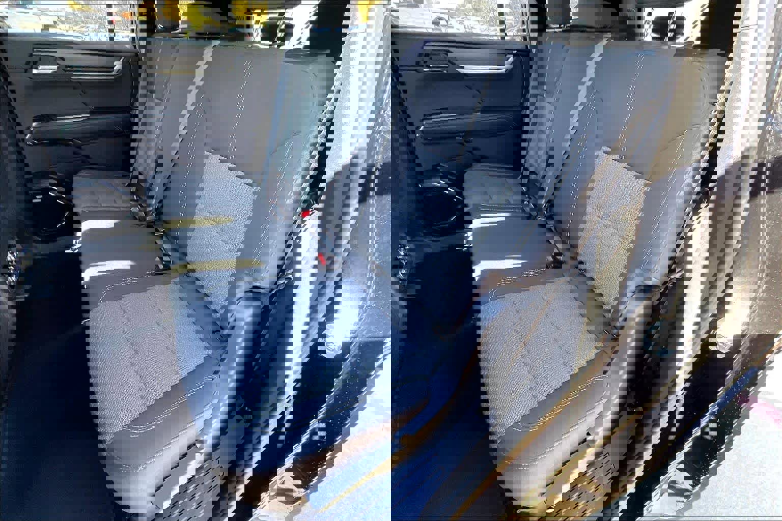 Used 2025 GMC Acadia Elevation image 18