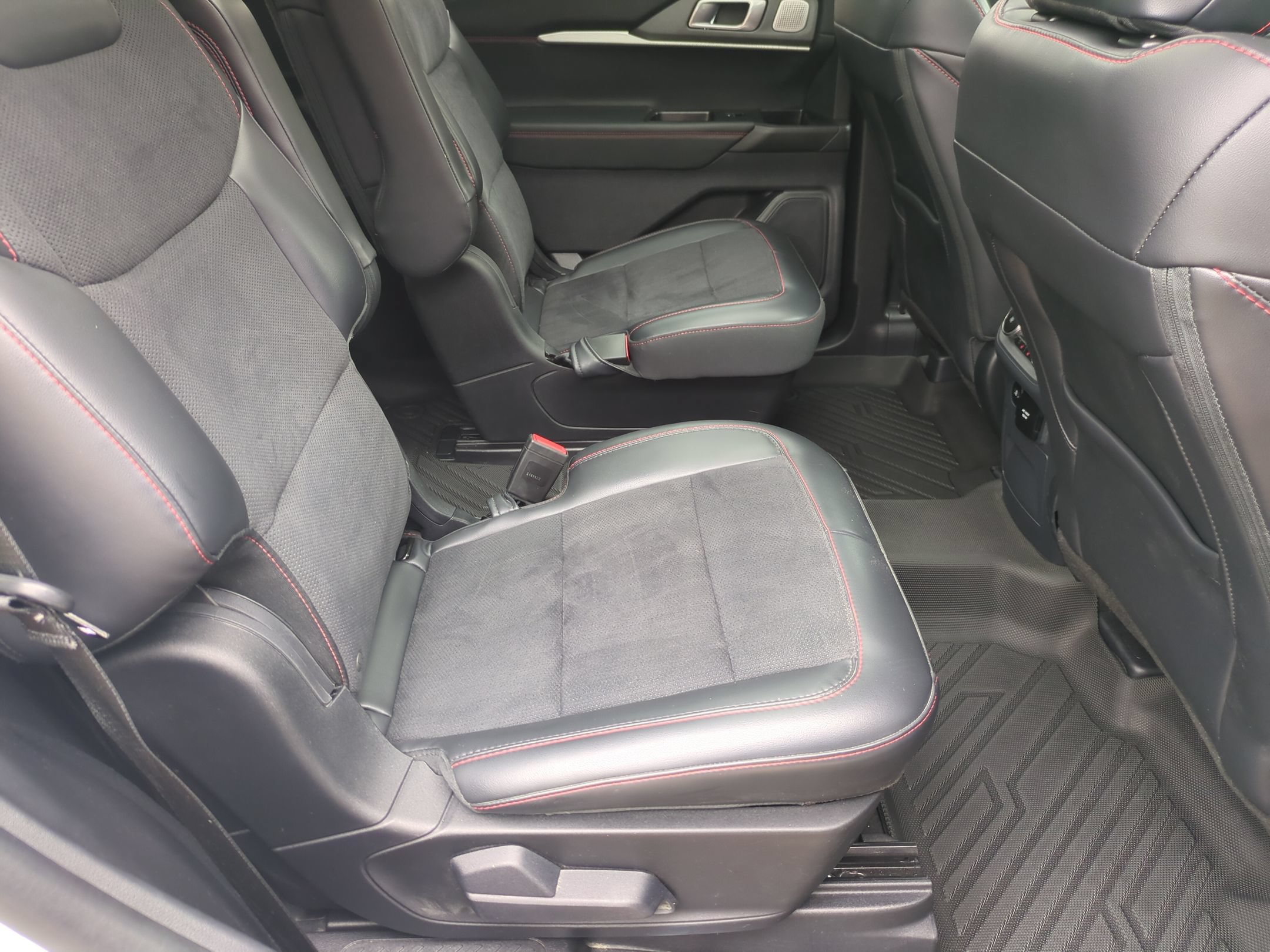 Certified 2025 Ford Explorer ST w/ Sun And Sound Package AWD/4WD image 33