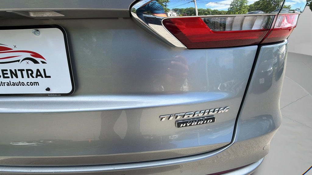 Used 2020 Ford Fusion Energi Titanium FWD image 38