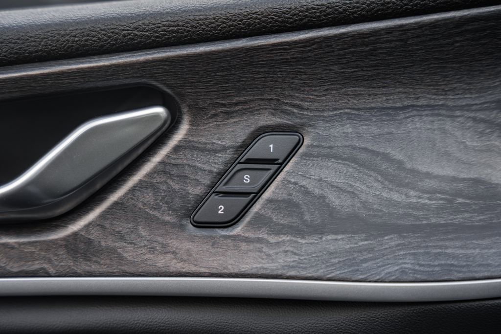 Used 2023 Jeep Grand Cherokee 4WD 4xe image 39