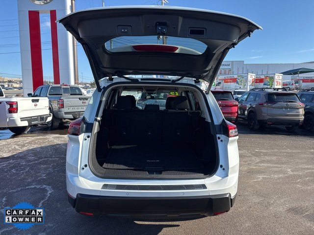 Certified 2025 Nissan Rogue SV image 18