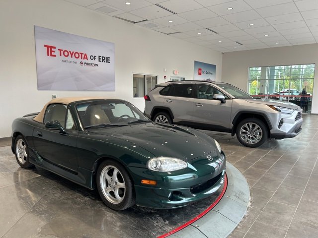 Used 2002 MAZDA MX-5 Miata image 1