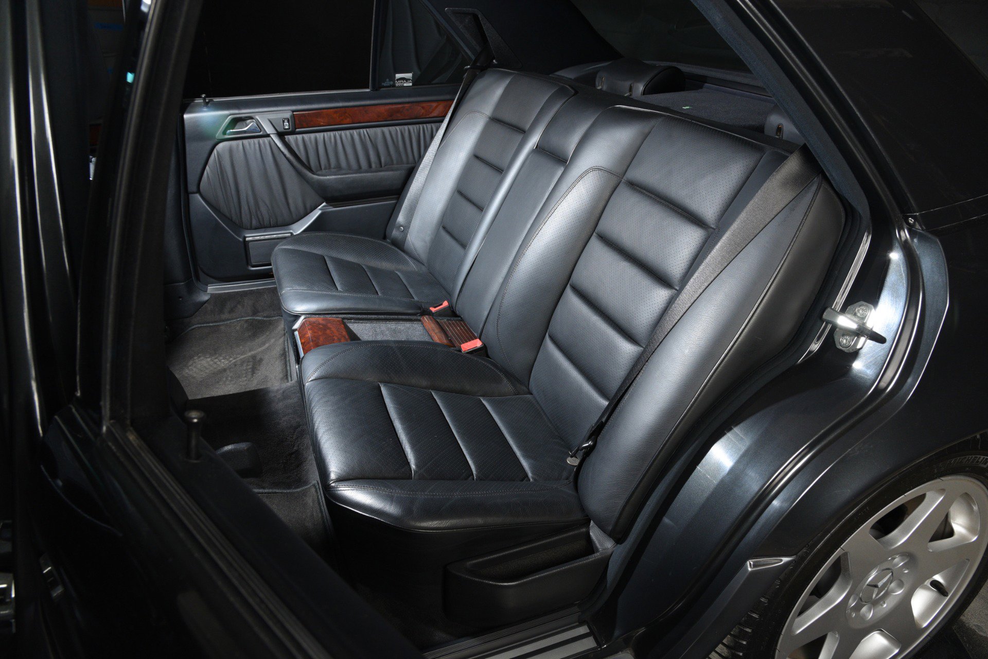 Used 1994 Mercedes-Benz E 500 Sedan image 28