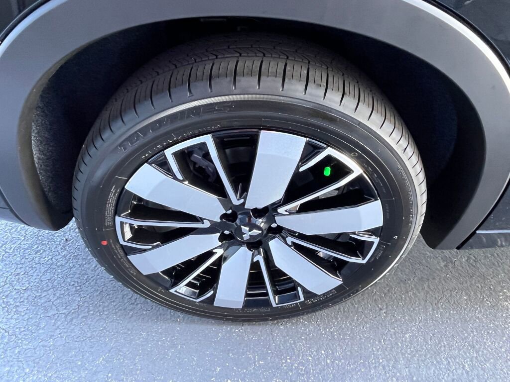 New 2025 Mitsubishi Outlander AWD image 29