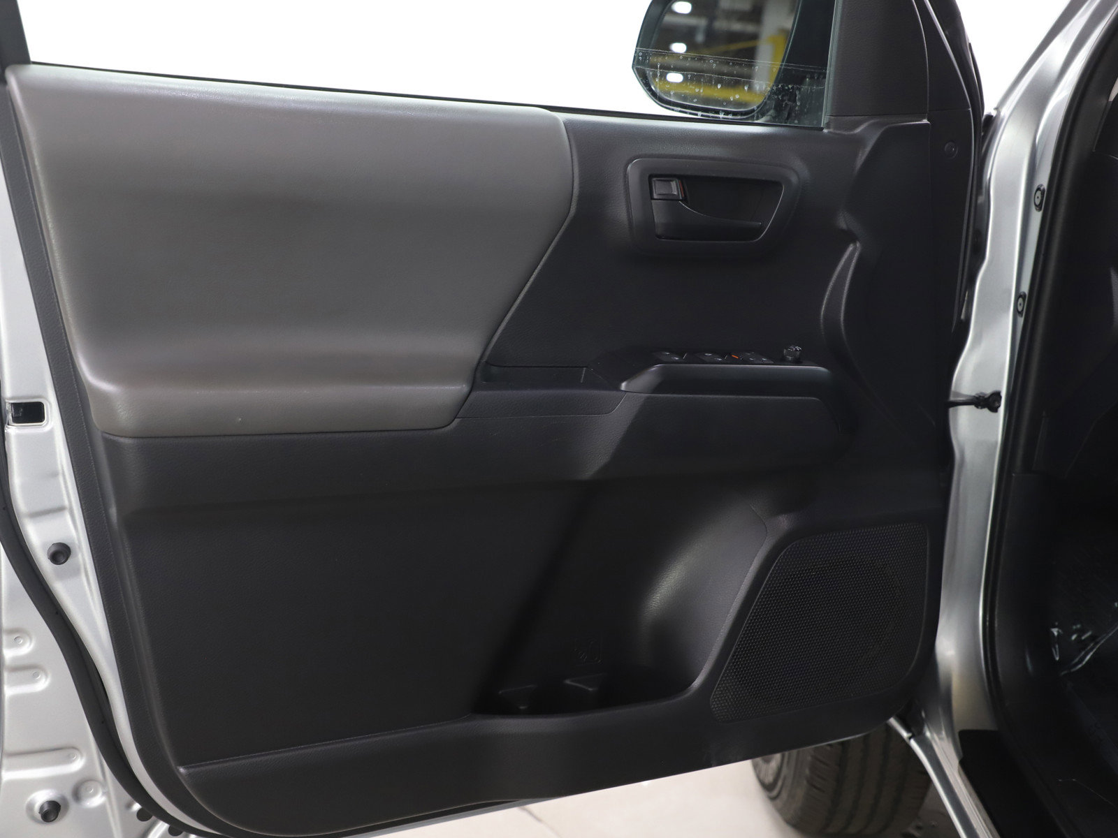 Used 2023 Toyota Tacoma SR image 18