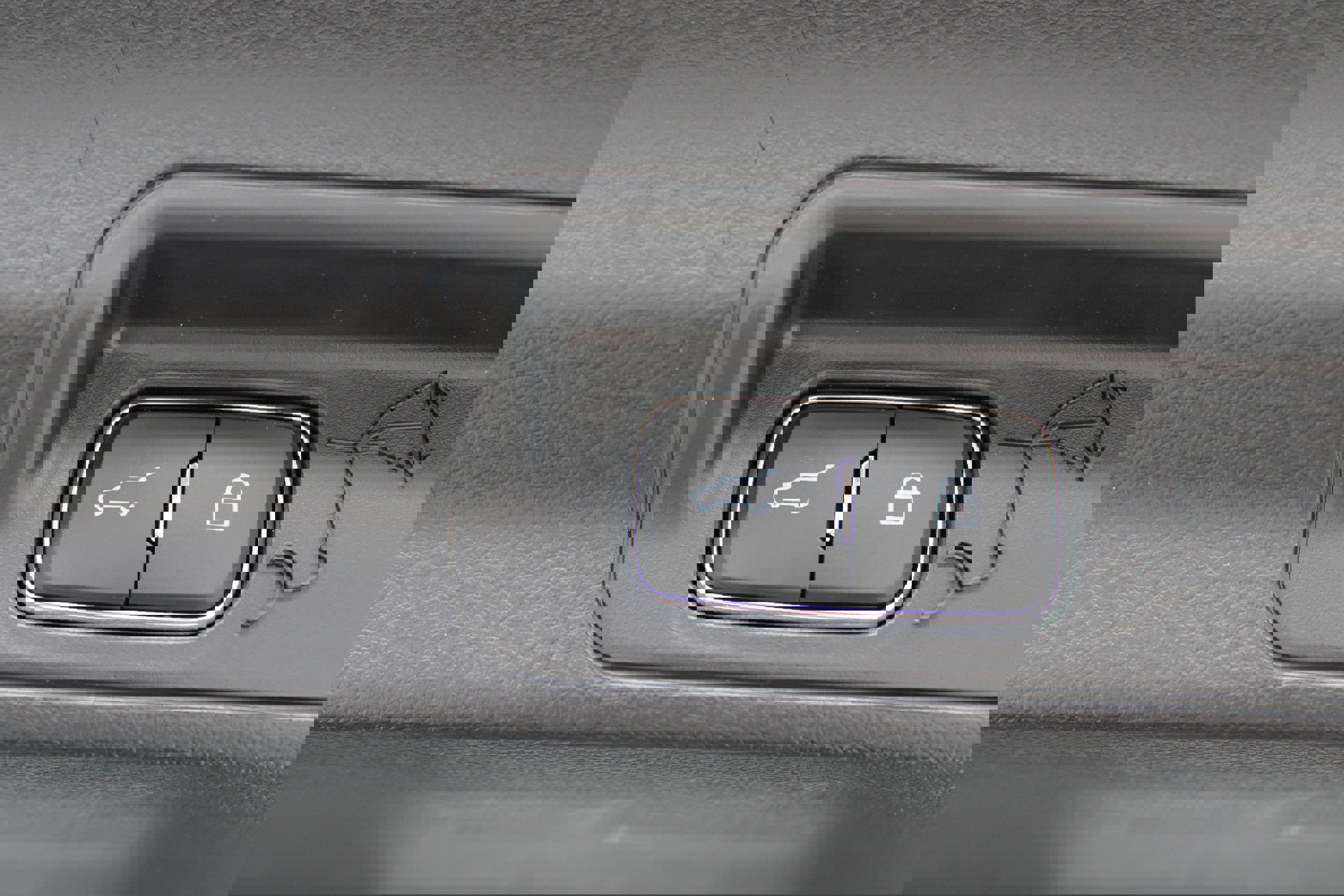 Used 2025 Ford Explorer ST-Line w/ ST-Line Street Pack image 17