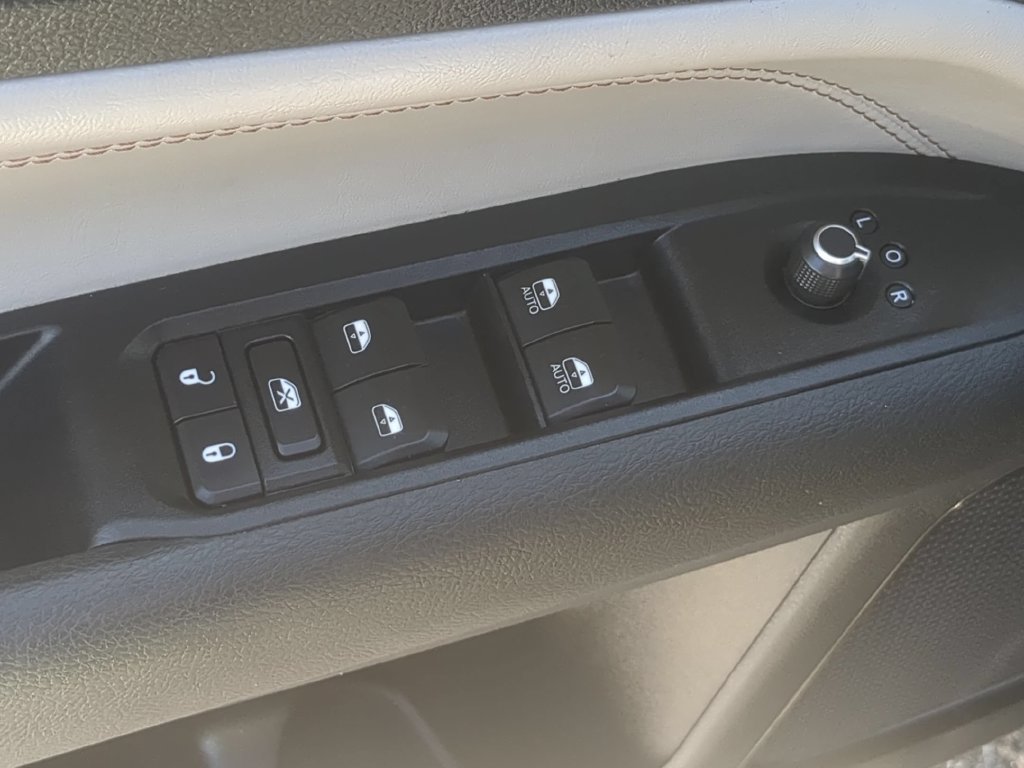Certified 2022 Jeep Compass Limited w/ Elite Group AWD/4WD image 16