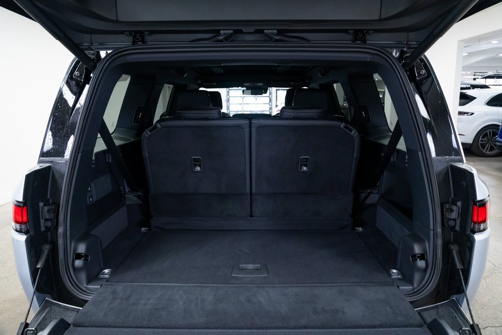 Used 2026 Rivian R1S Adventure image 8