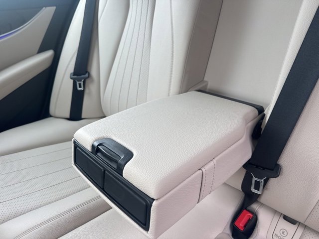 Used 2017 Mercedes-Benz E 300 image 32