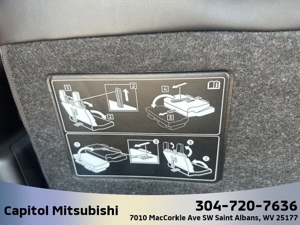 New 2025 Mitsubishi Outlander SE image 13