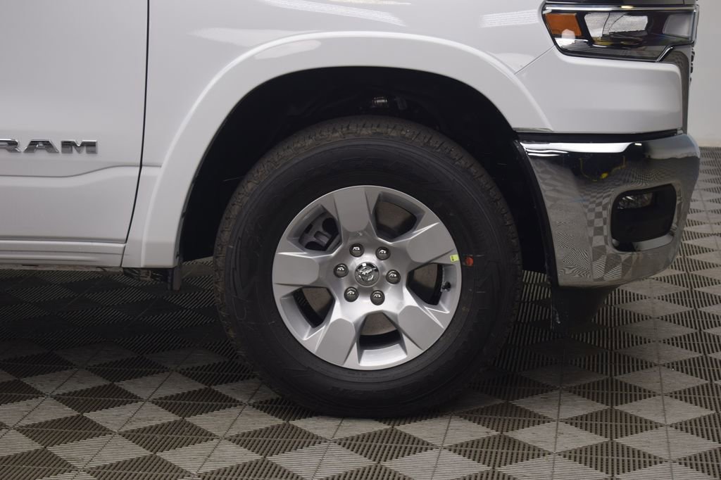 New 2026 RAM 1500 4x4 Crew Cab image 10