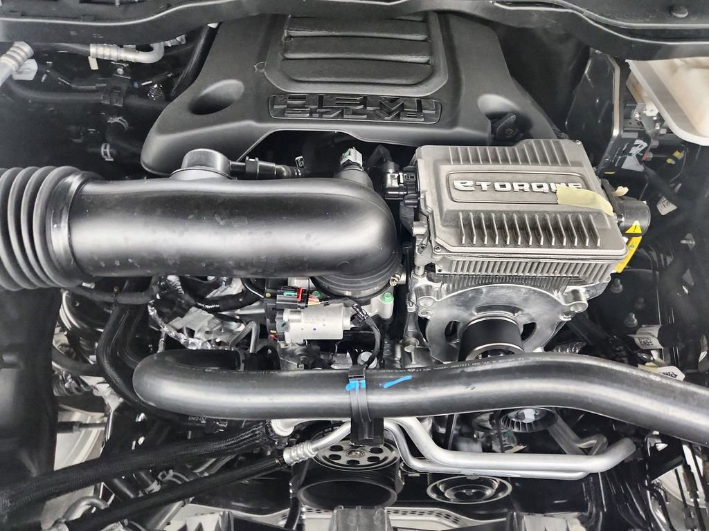 New 2026 RAM 1500 4x4 Crew Cab image 35