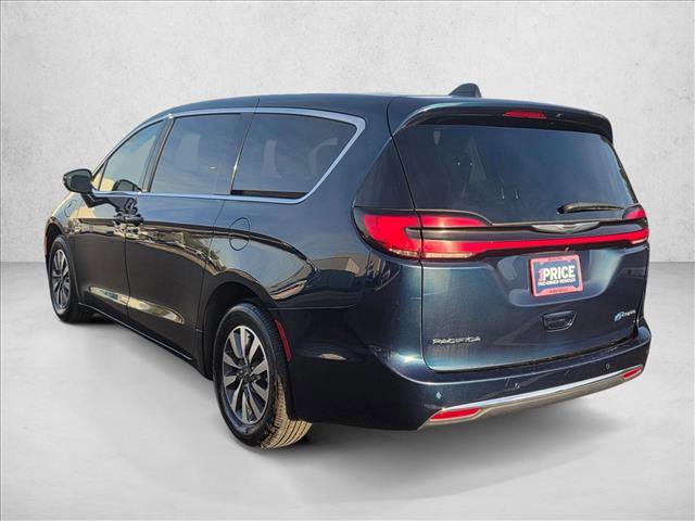 Used 2024 Chrysler Pacifica Select image 8