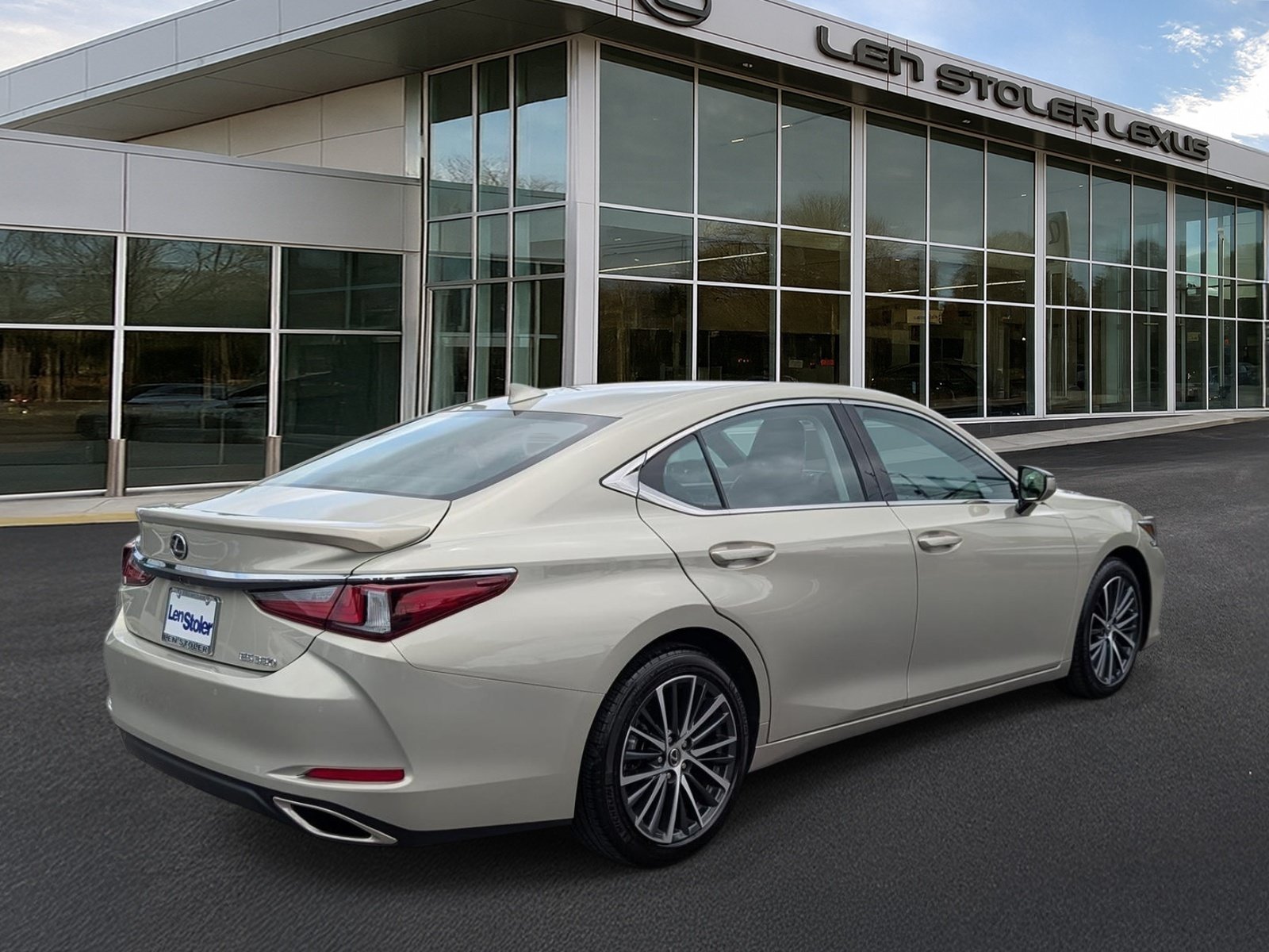 Certified 2025 Lexus ES 350 w/ Premium Package FWD image 3