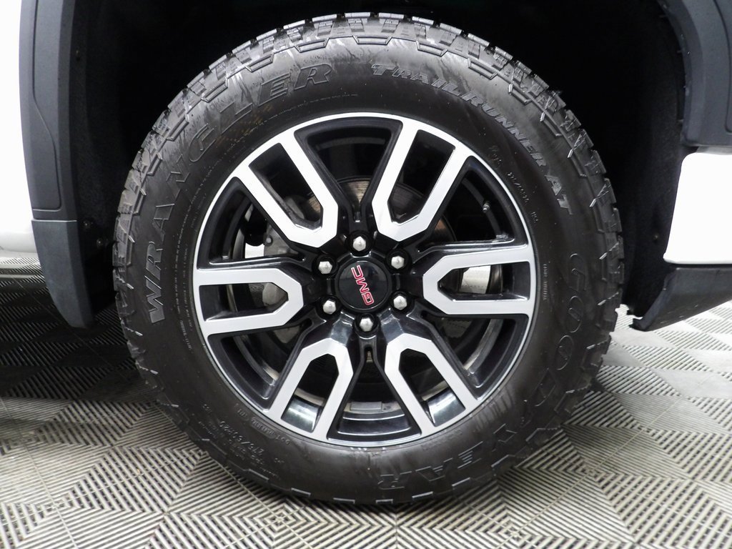 Used 2025 GMC Sierra 1500 AT4 w/ Technology Package image 8
