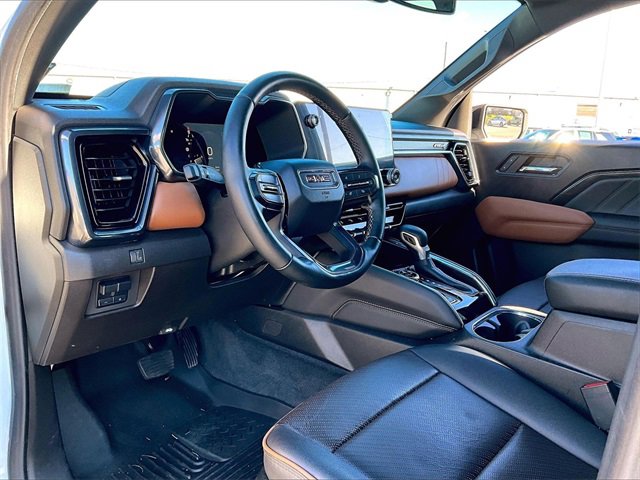 Used 2023 GMC Canyon AT4 w/ AT4 Premium Package image 8