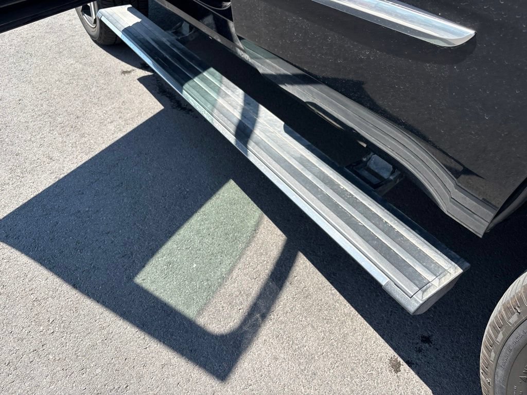 Used 2017 Cadillac Escalade Platinum AWD/4WD image 18