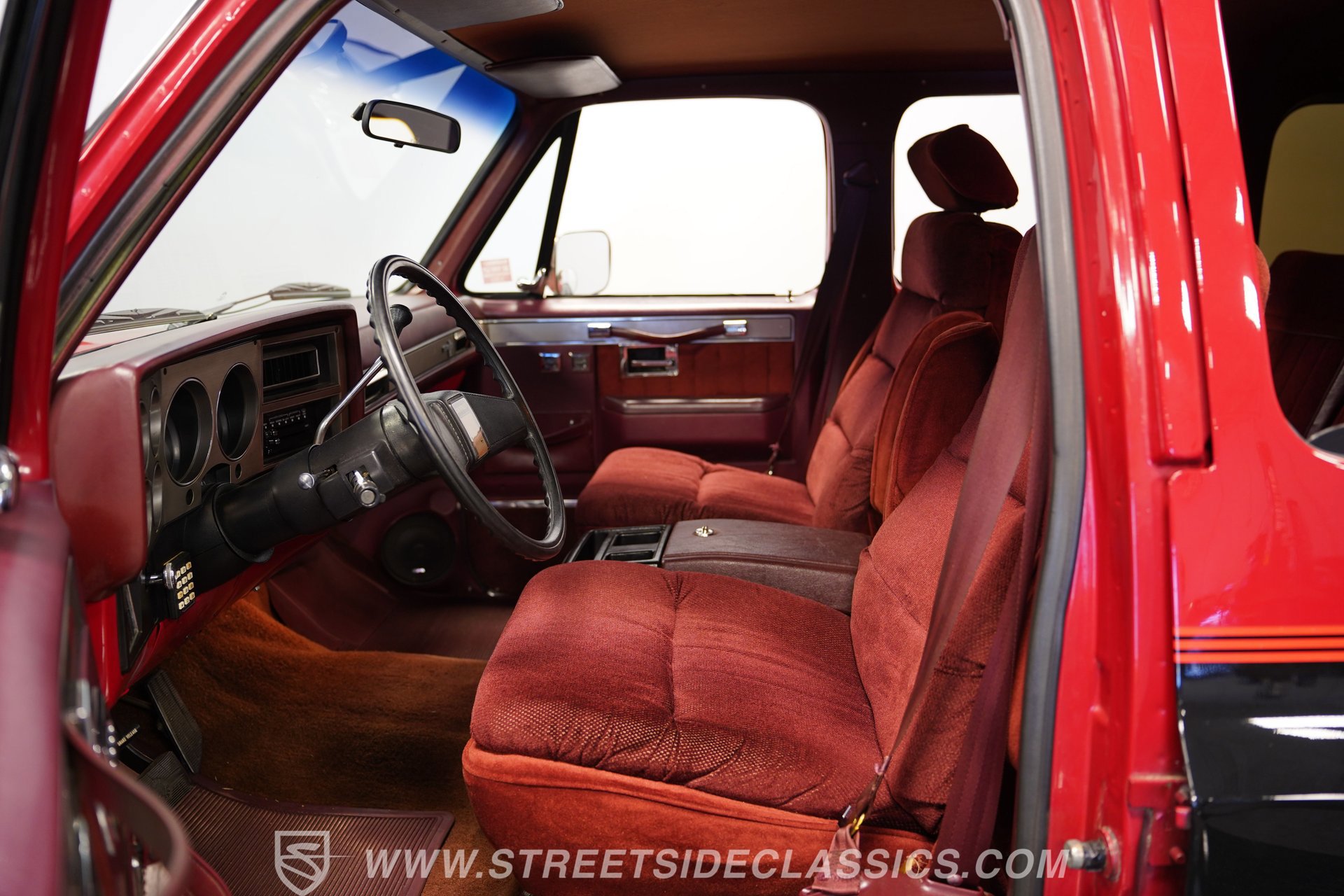 Used 1987 Chevrolet Suburban 2WD image 38