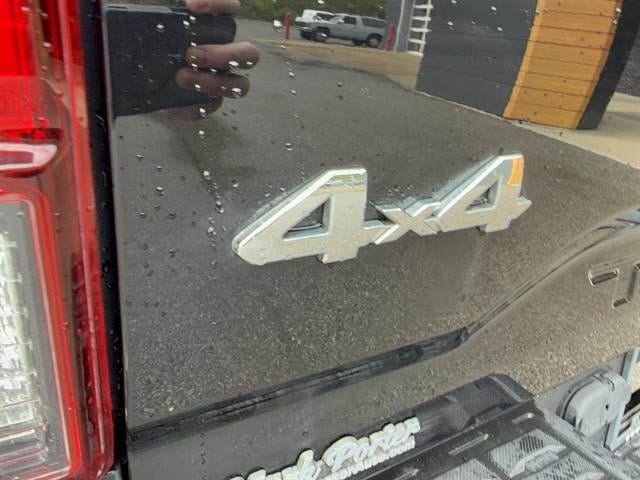 Used 2021 Toyota Tacoma SR5 AWD/4WD image 16