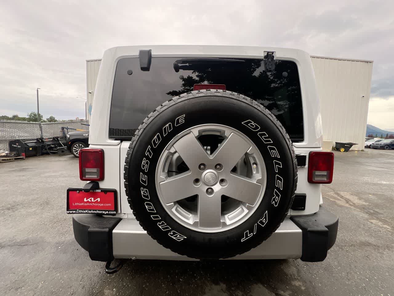 Used 2012 Jeep Wrangler Unlimited Sahara AWD/4WD image 27