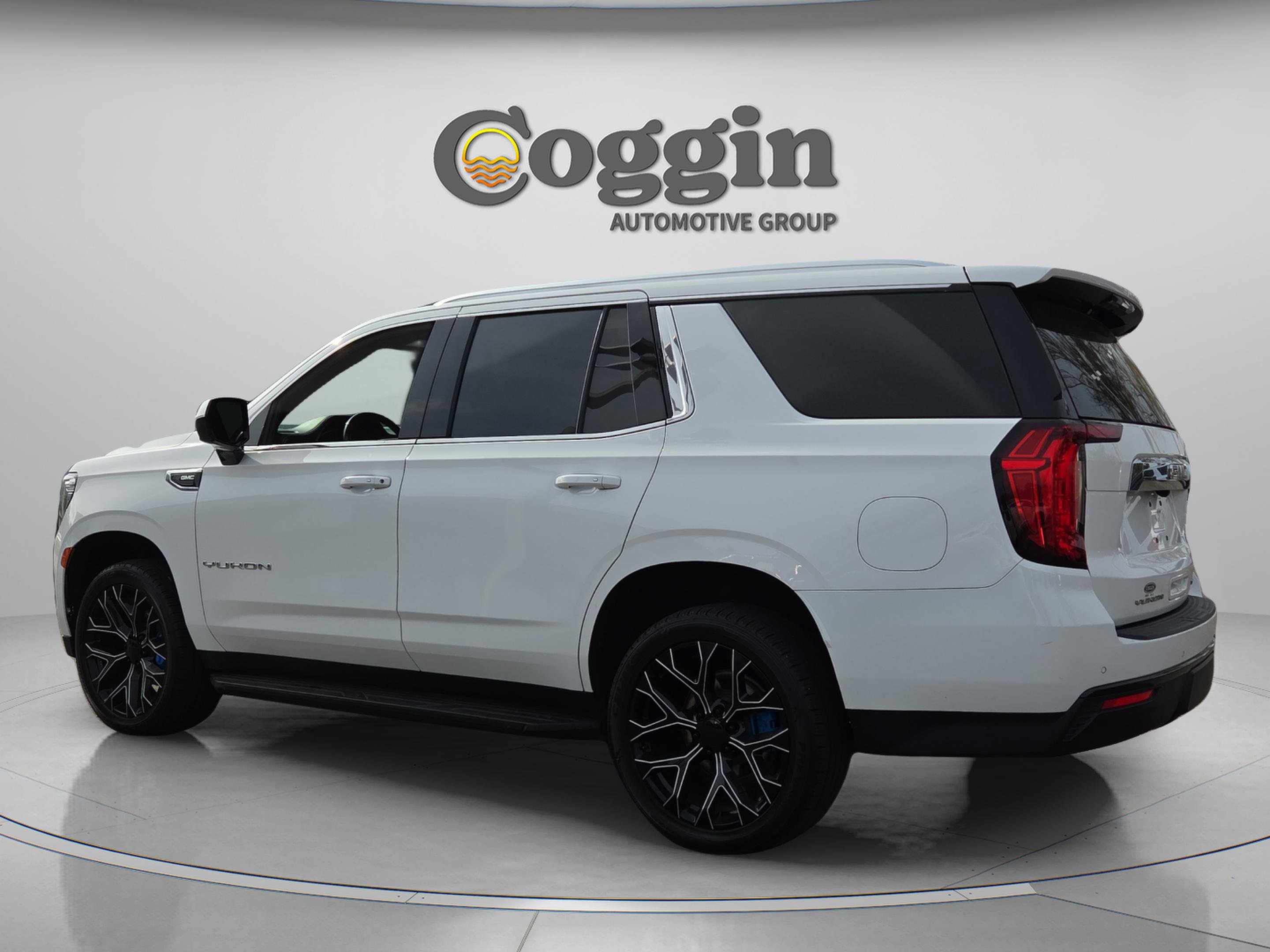 Used 2022 GMC Yukon SLE image 4