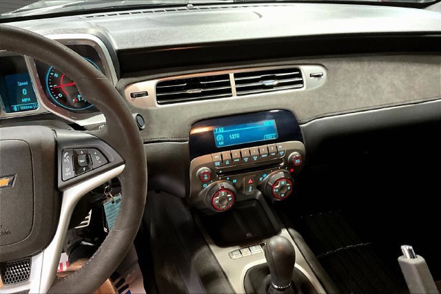 Used 2015 Chevrolet Camaro Z/28 RWD image 9