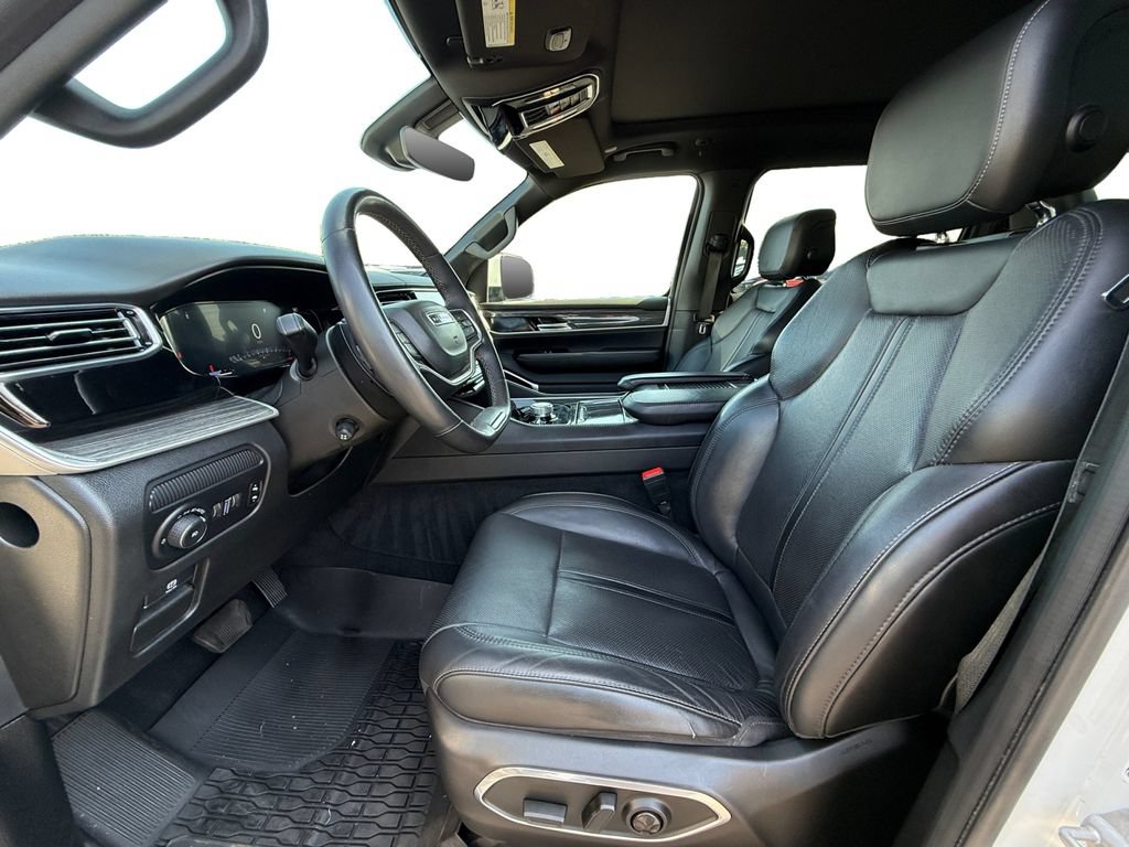 Used 2022 Jeep Wagoneer Series II w/ Premium Group I AWD/4WD image 9