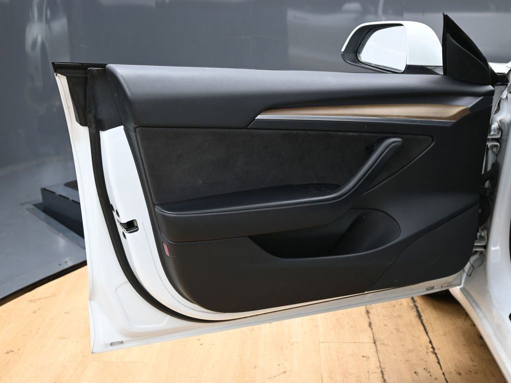 Used 2021 Tesla Model 3 Standard Range Plus image 36