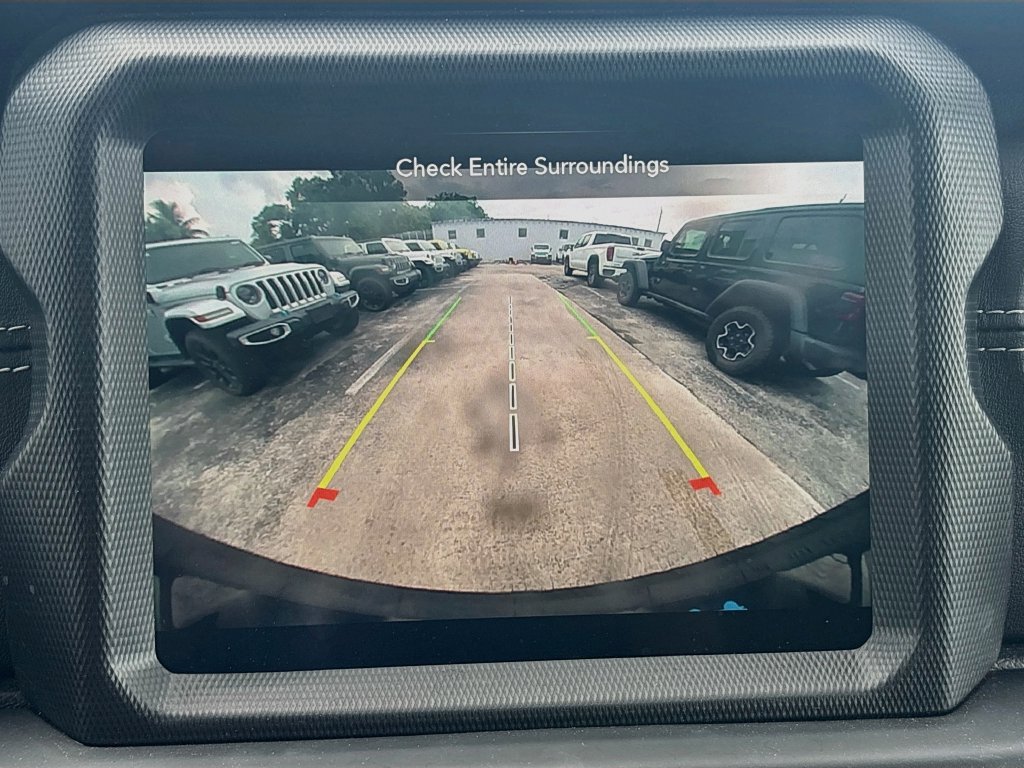 Certified 2022 Jeep Wrangler Unlimited Sahara AWD/4WD image 15