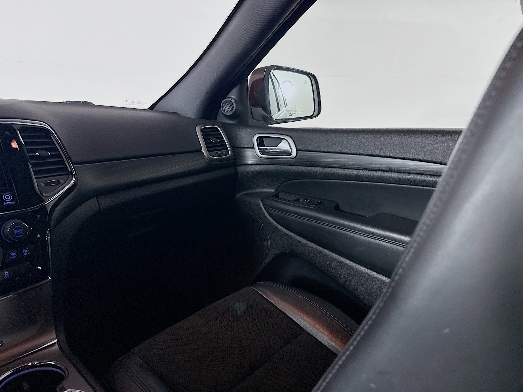 Used 2021 Jeep Grand Cherokee Laredo X image 27