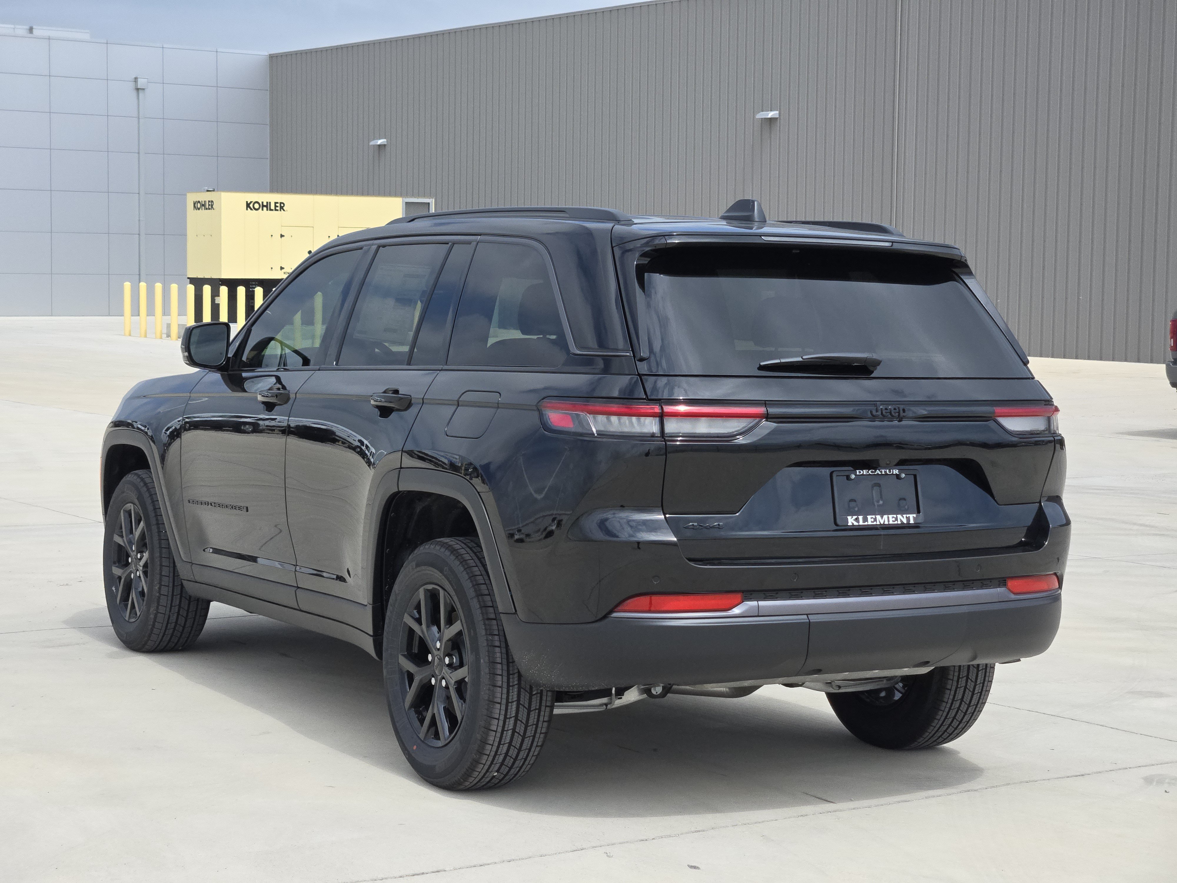 New 2026 Jeep Grand Cherokee Altitude AWD/4WD image 4