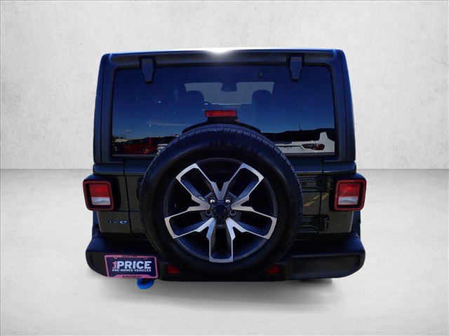 Used 2024 Jeep Wrangler Unlimited w/ Convenience Group AWD/4WD image 3
