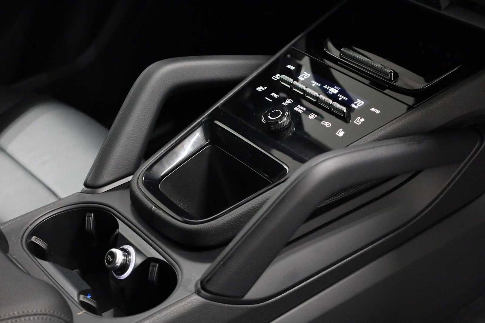 Certified 2025 Porsche Cayenne image 20