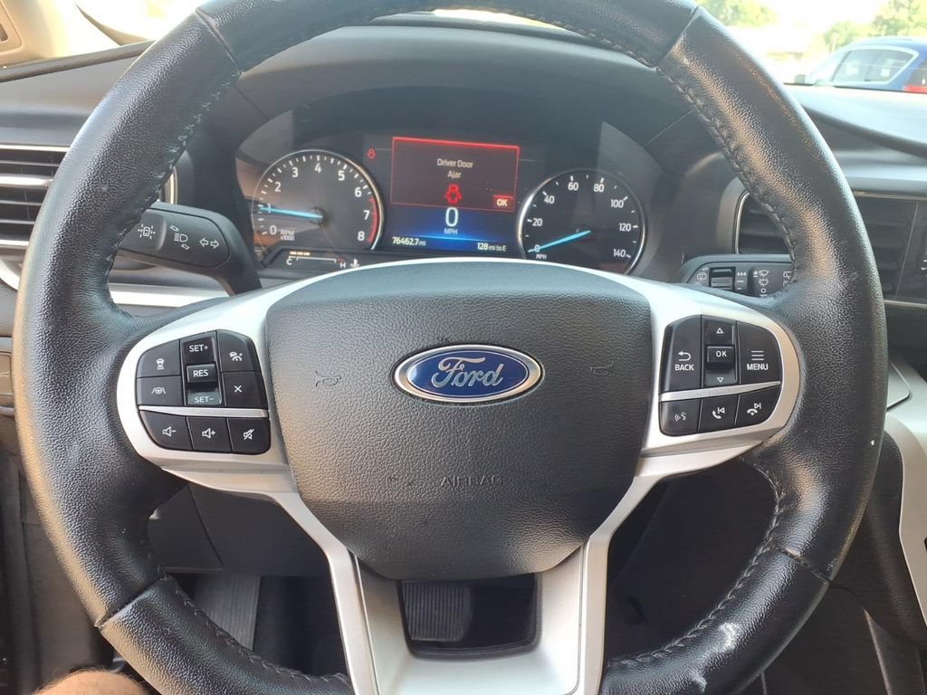 Used 2022 Ford Explorer XLT w/ Equipment Group 202A AWD/4WD image 7