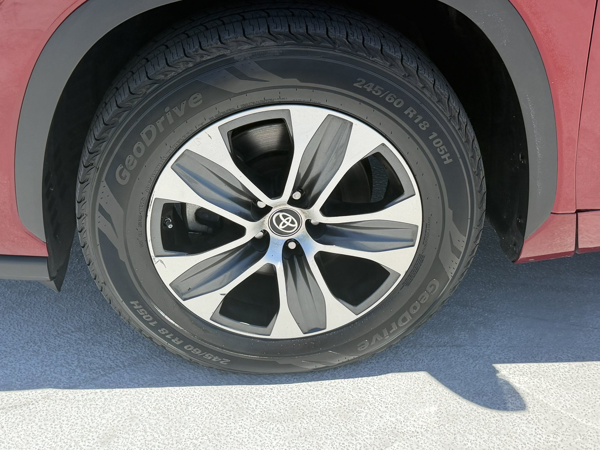 Used 2022 Toyota Highlander XLE FWD image 9