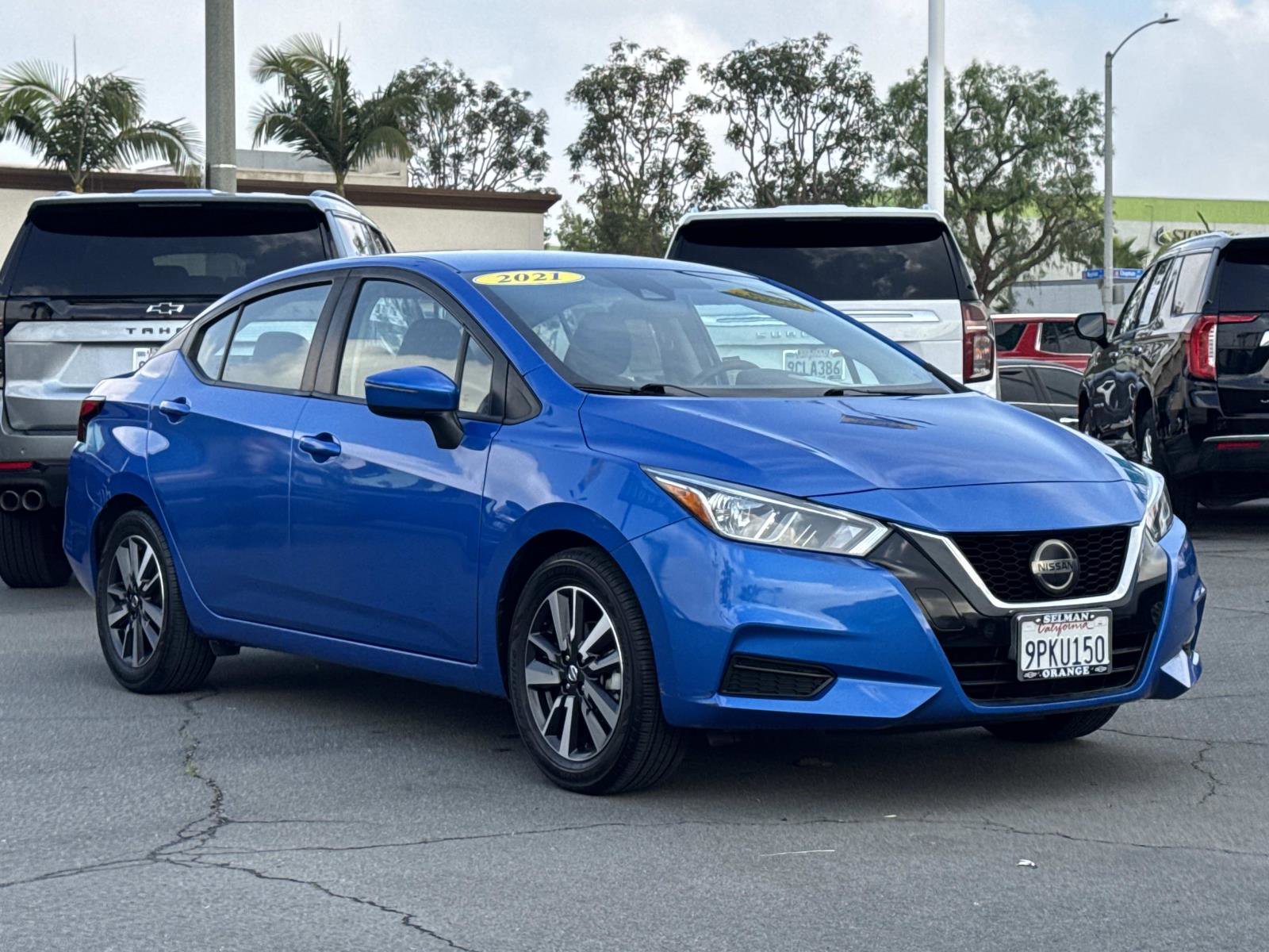 Used 2021 Nissan Versa SV image 3