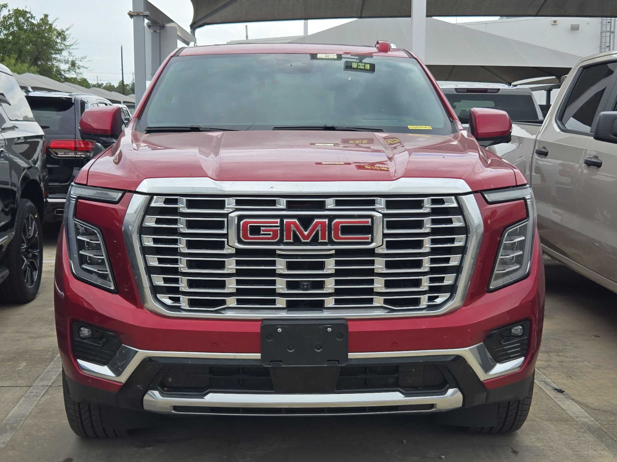 Used 2025 GMC Yukon XL Denali w/ Sun & Power Step Package AWD/4WD image 2