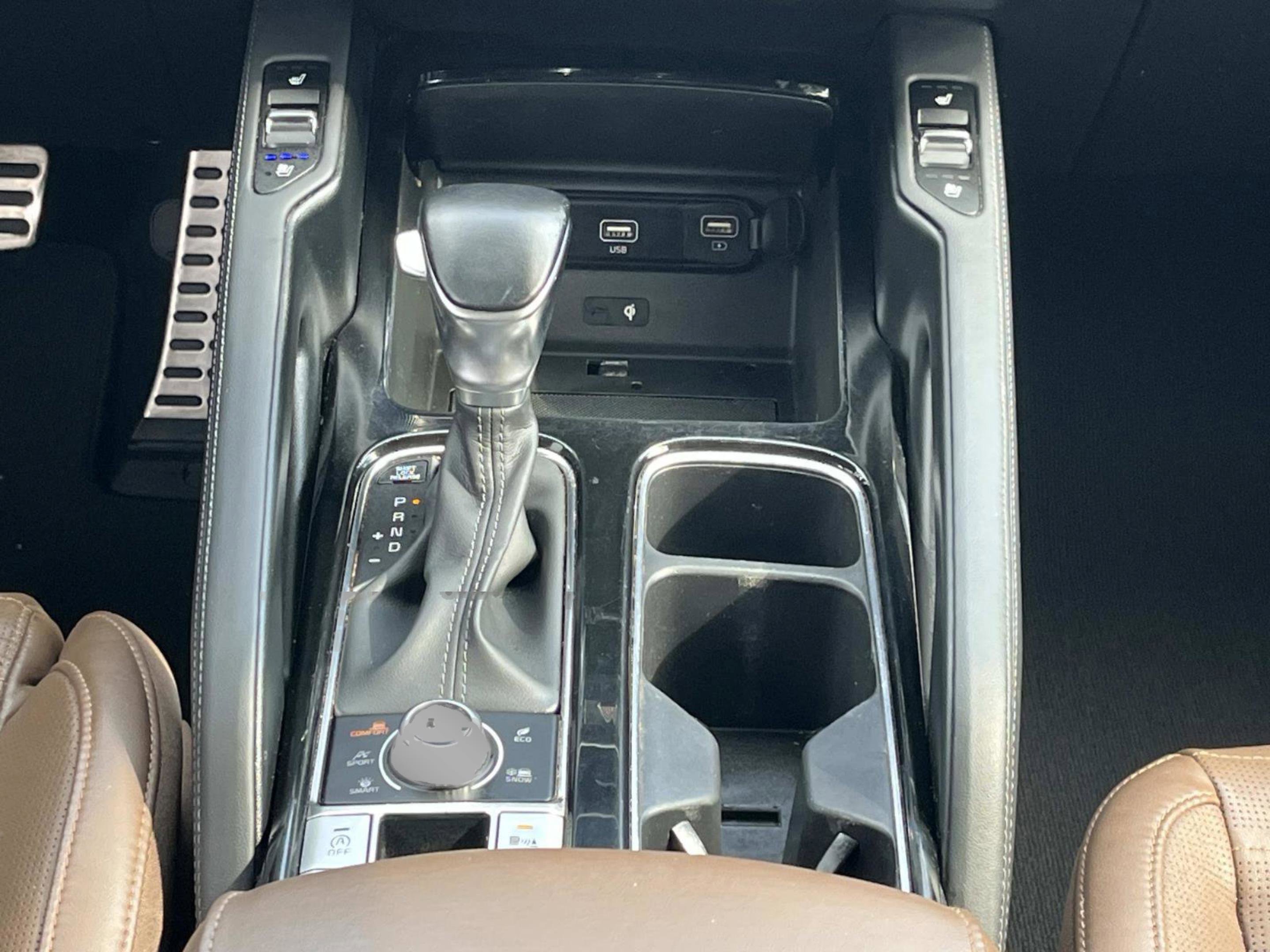 Used 2022 Kia Telluride SX w/ SX Prestige Package image 16