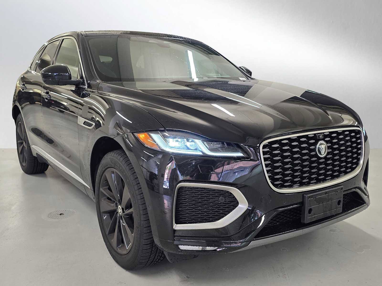 Used 2026 Jaguar F-PACE R-Dynamic S image 7