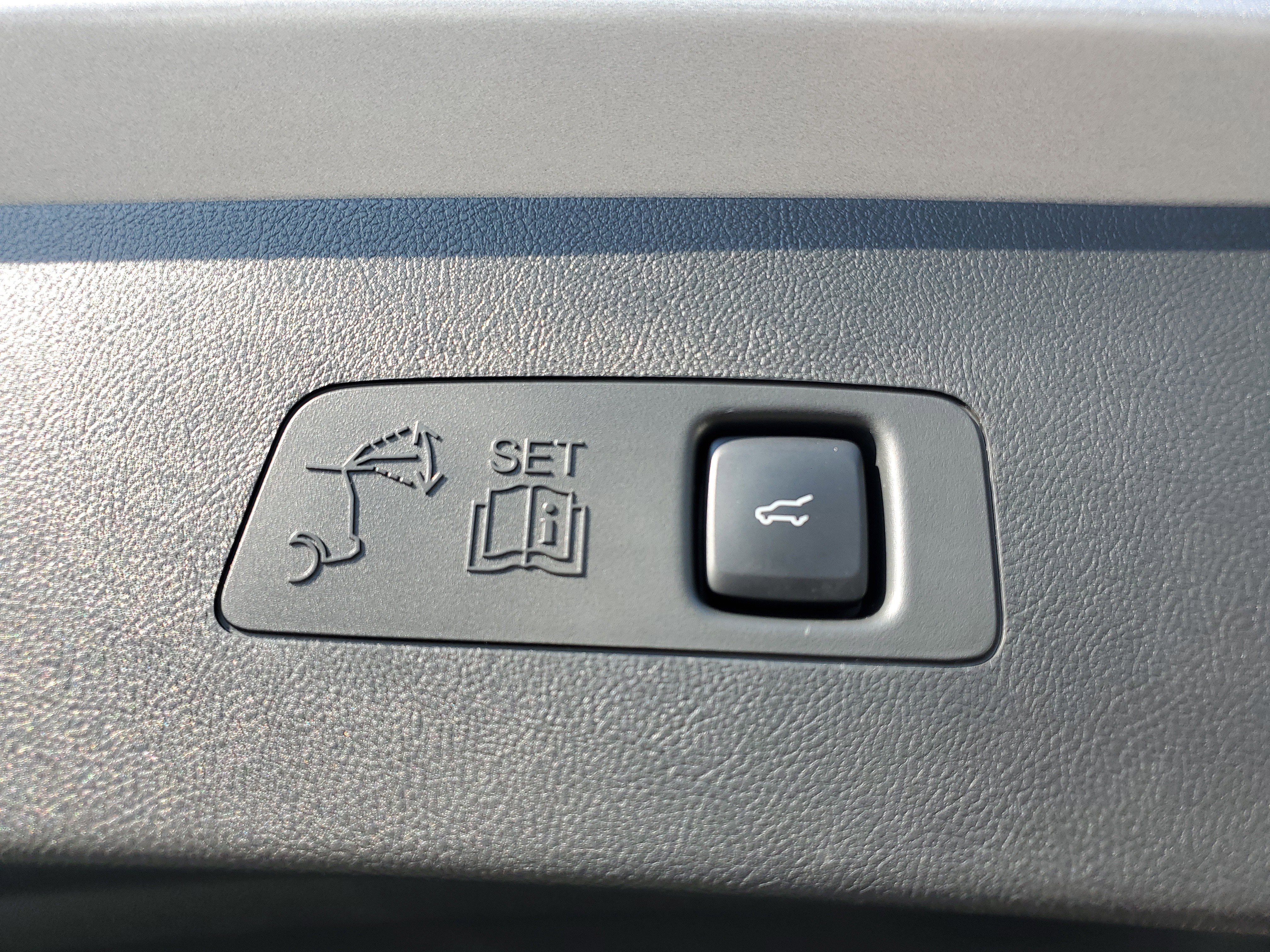 Certified 2022 Lincoln Corsair Reserve w/ Equipment Group 201A image 7