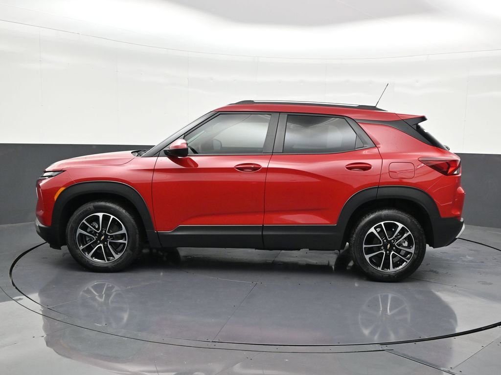 Used 2026 Chevrolet TrailBlazer LT image 2