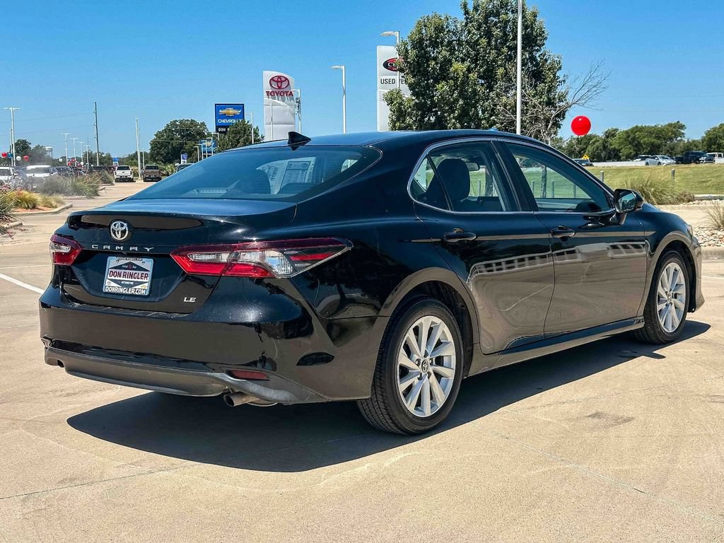 Used 2021 Toyota Camry LE FWD image 3