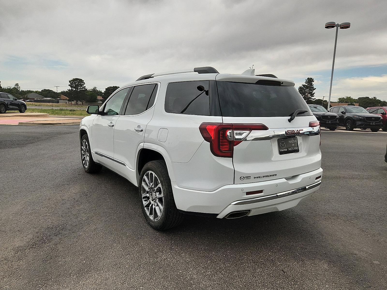 Used 2022 GMC Acadia Denali w/ Denali Ultimate Package FWD image 5