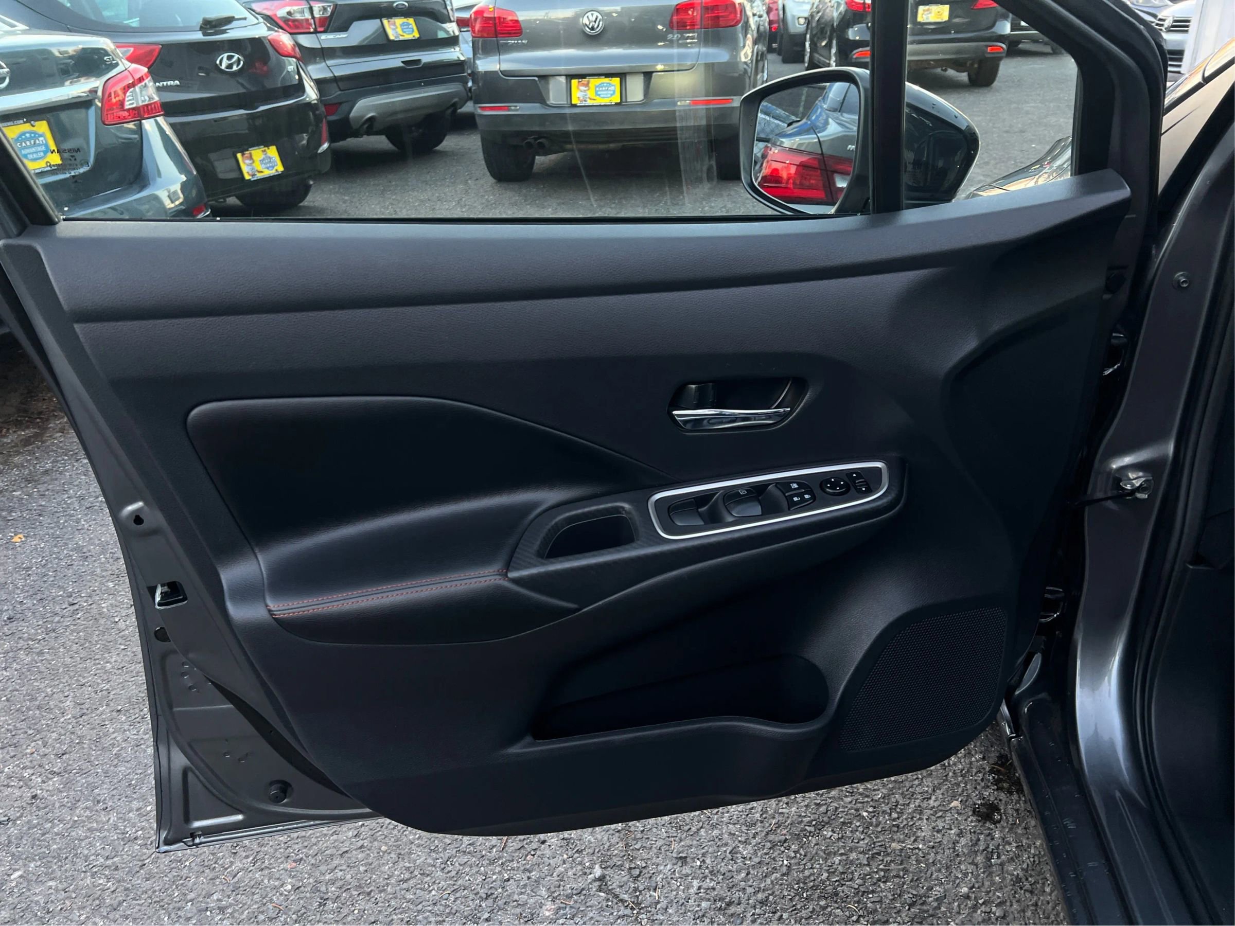 Used 2024 Nissan Versa SR image 22
