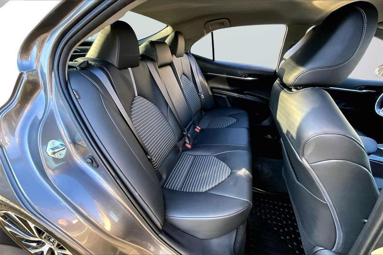 Used 2020 Toyota Camry SE image 22